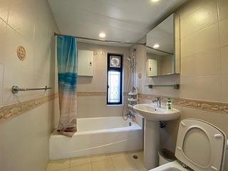 Mid Levels Central - Birchwood Place 08