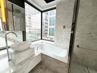 Wan Chai - The Gloucester 10