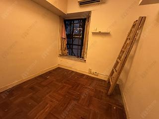 Mid Levels Central - Elegant Terrace Block 1 04