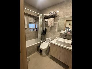 Kennedy Town - Luen Tak Apartments 10