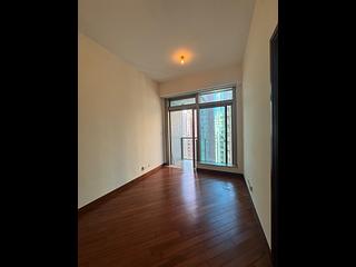 Wan Chai - The Avenue Phase 2 Block 3 03