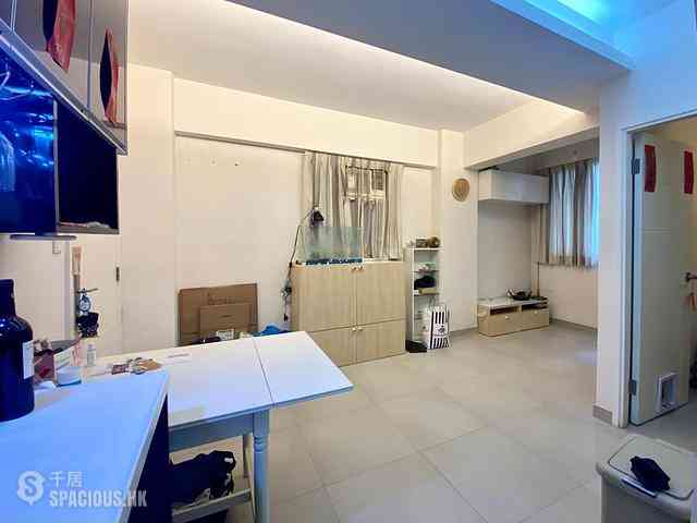 Kennedy Town - Yue On Building 02