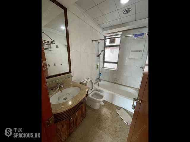 Tung Chung - Tung Chung Crescent Phase 2 Block 8 06