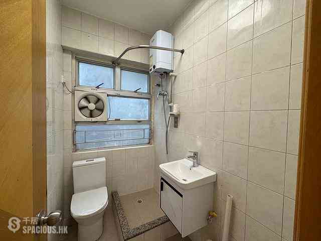Sheung Wan - Kiu Fat Building Front Block (Block B) 04