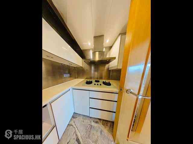 Tai Kok Tsui - Harbour Green Tower 3 02