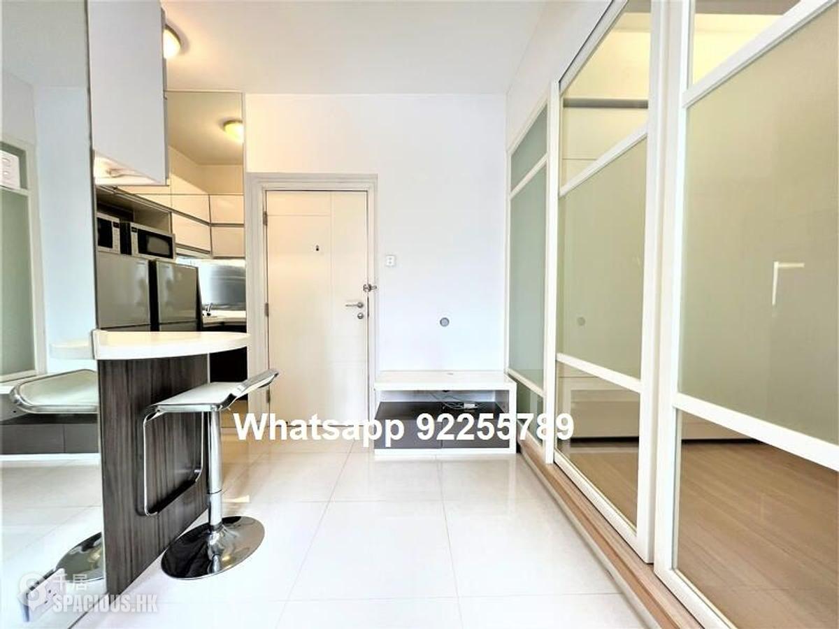 Sai Ying Pun - Lee Wah Mansion 01