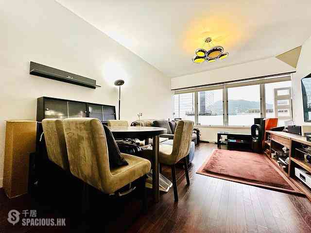 Wan Chai - Convention Plaza Apartments 01