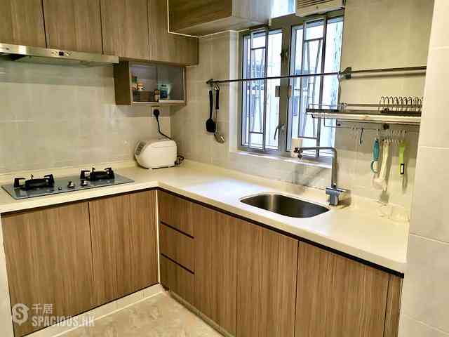 Wan Chai - Phoenix Court Block 1 03