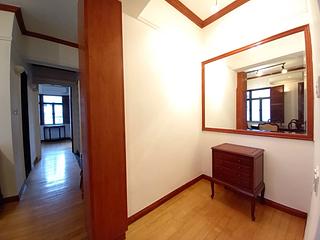 Mid Levels Central - Pak Fai Mansion 06