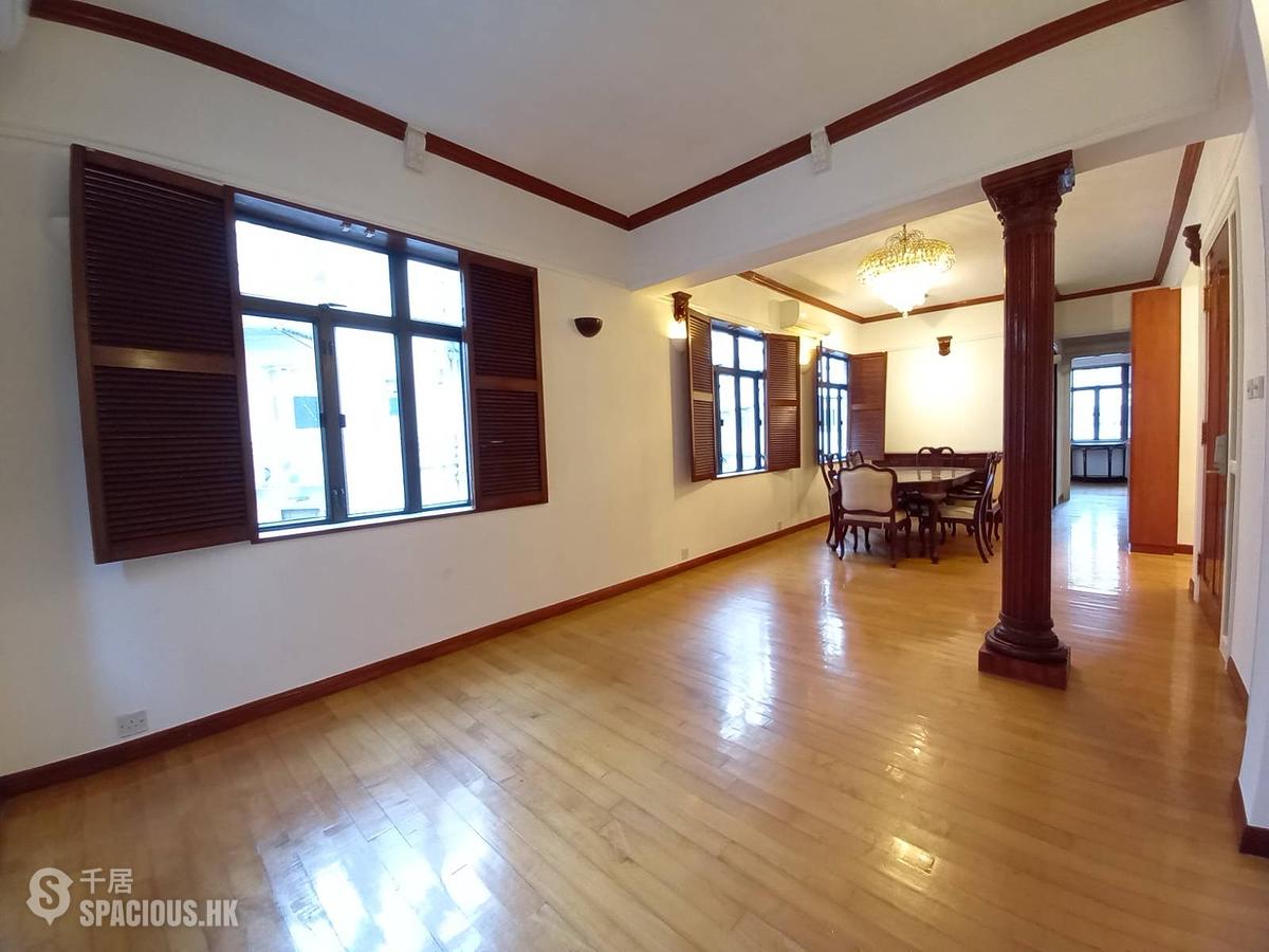 Mid Levels Central - Pak Fai Mansion 01