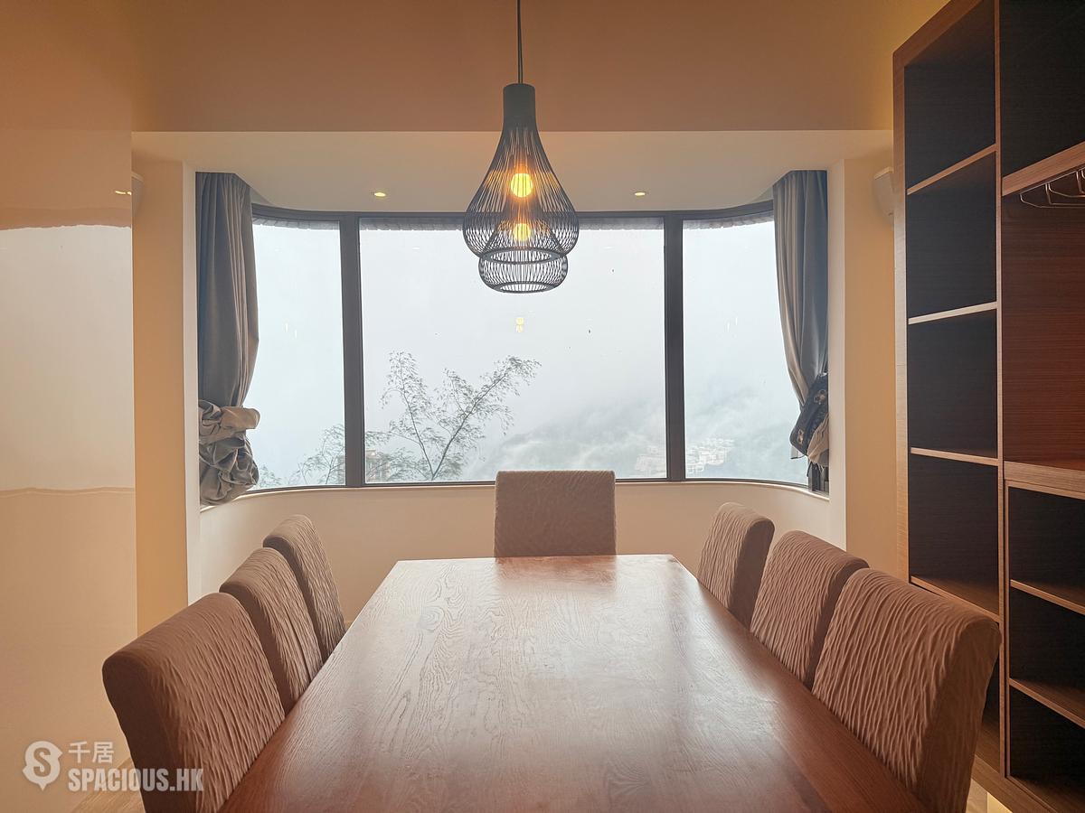 Lok Ma Chau - Sunny Hills 01
