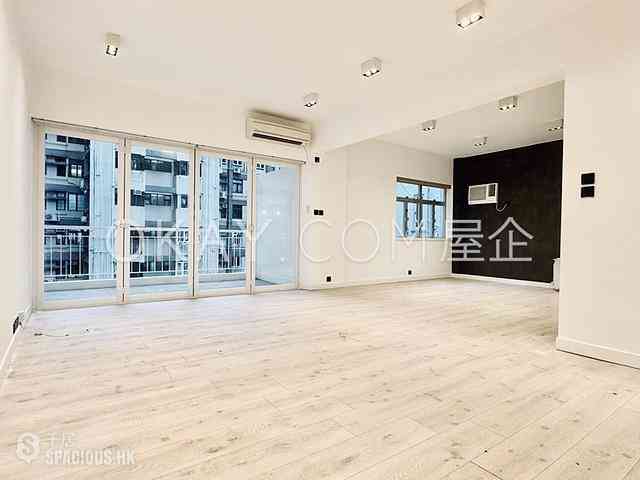 Mid Levels Central - Emerald Court 01