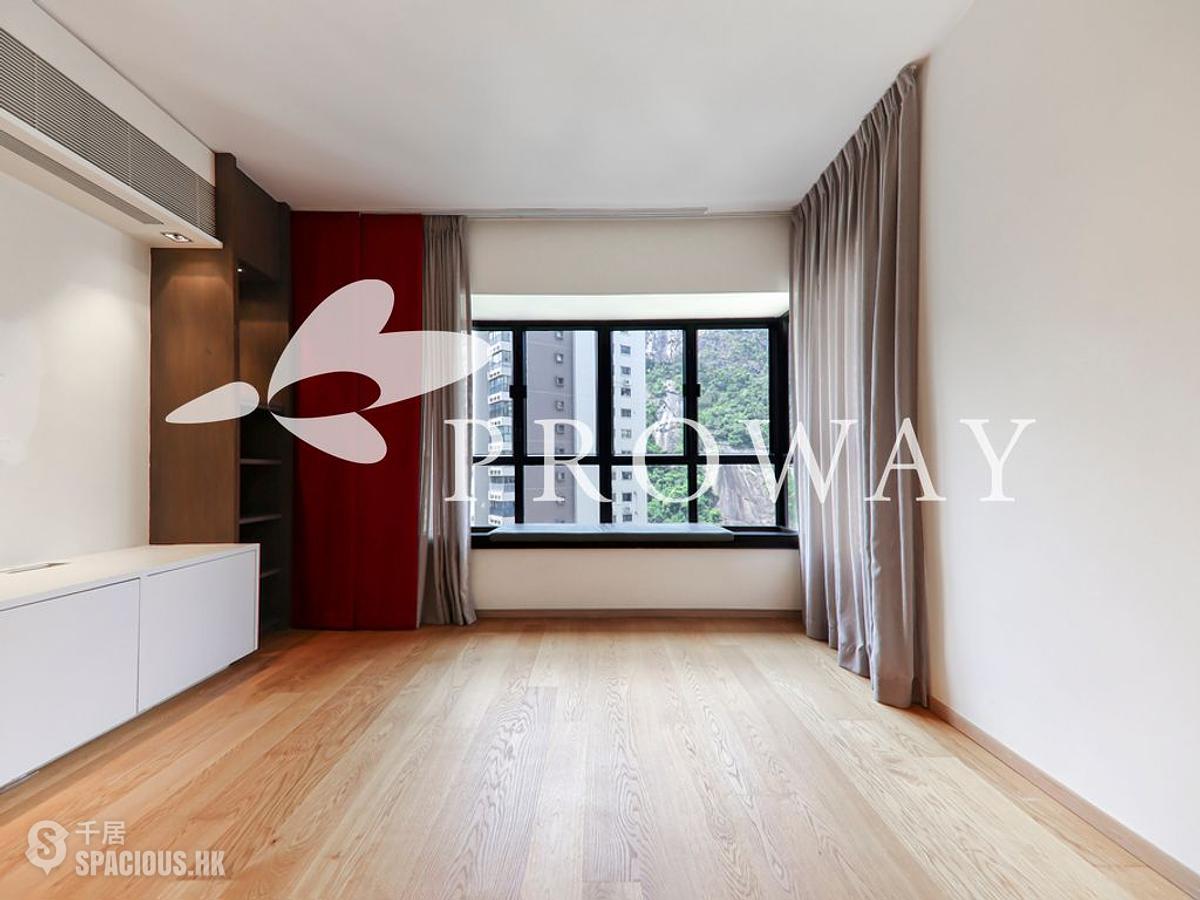 Mid Levels Central - Elegant Terrace 01