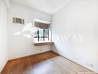 Mid Levels Central - Elegant Terrace 09