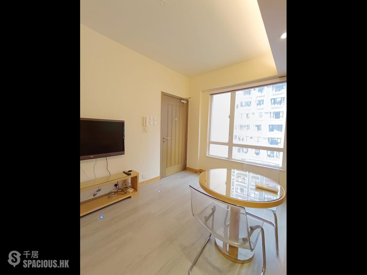 Mid Levels Central - Good View Court 01