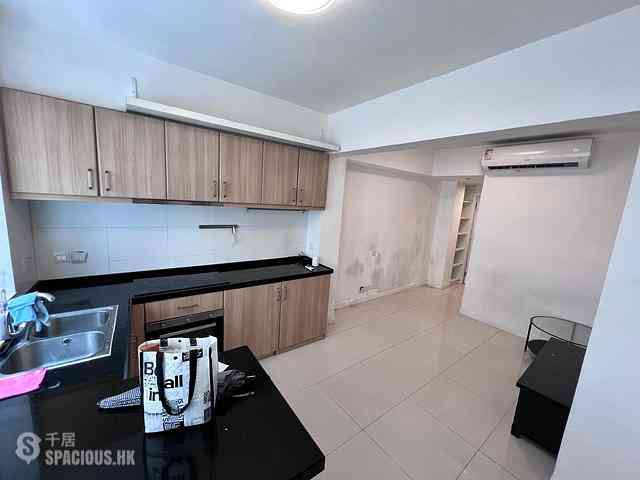 Sheung Wan - 109-111, Wing Lok Street 04