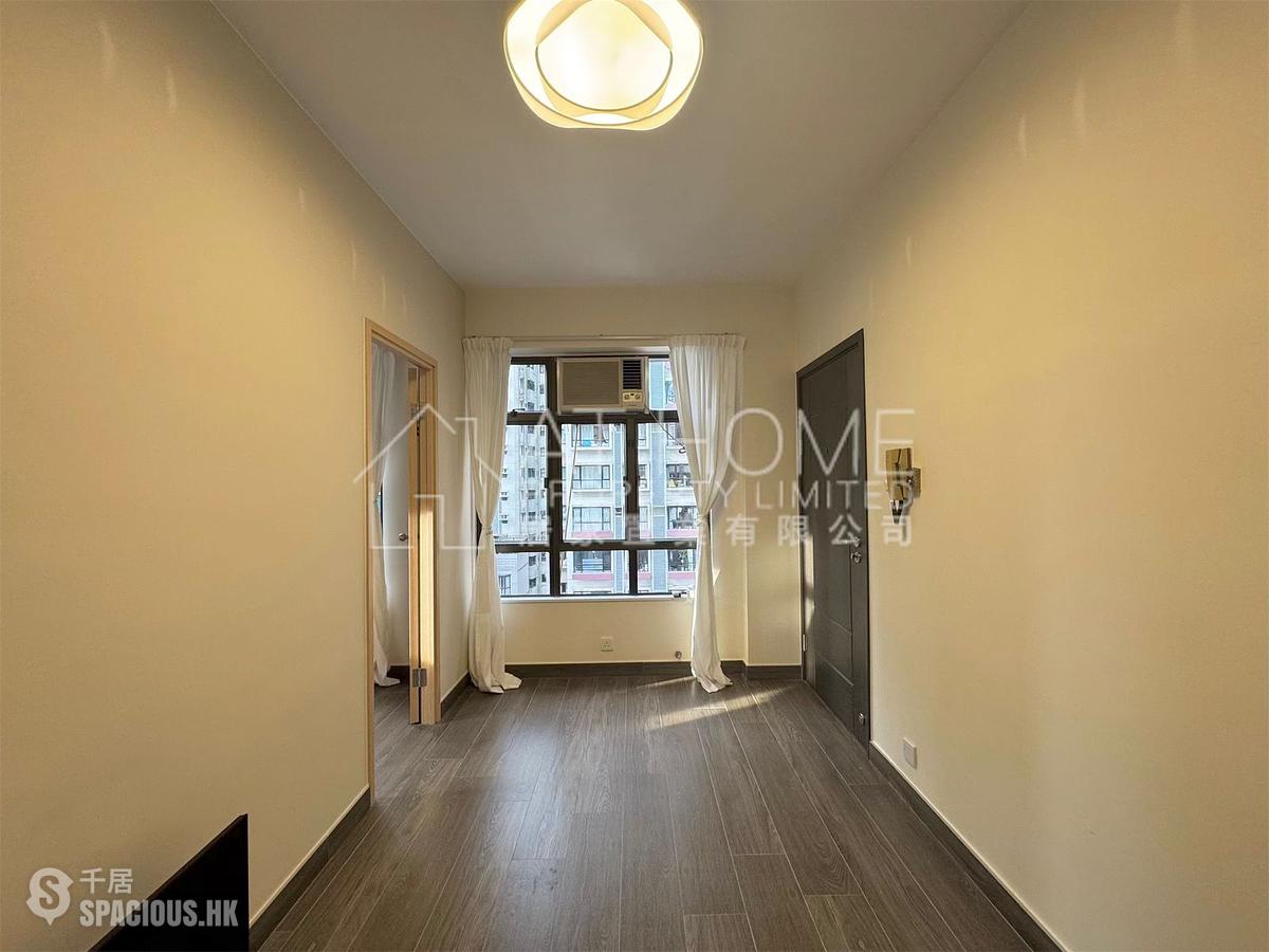 Mid Levels Central - Good View Court 01