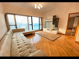Fortress Hill - Le Sommet Block 1 02