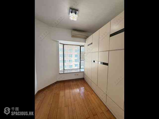 Tai Kok Tsui - Island Harbourview Block 7 05