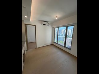 Yau Tong - The Coast Line Phase 1 The Coast Line I Tower 1 02