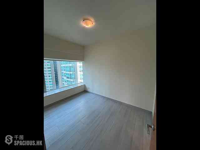West Kowloon - The Waterfront Phase 1 Block 1 02