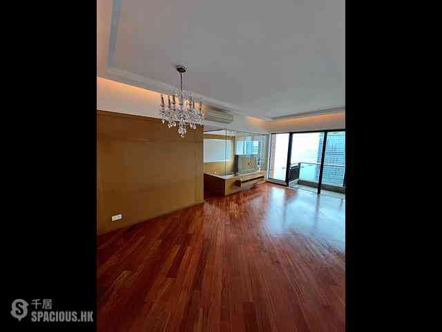West Kowloon - The Arch Moon Tower (Block 2A) 01