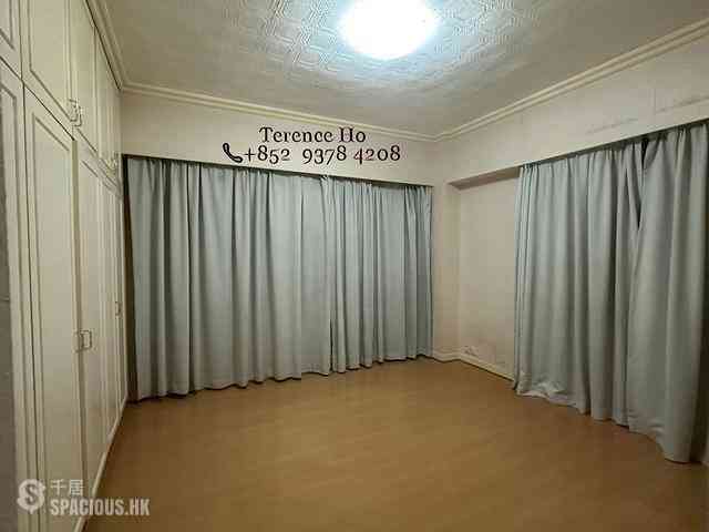 Beacon Hill - Eastbourne Court 02