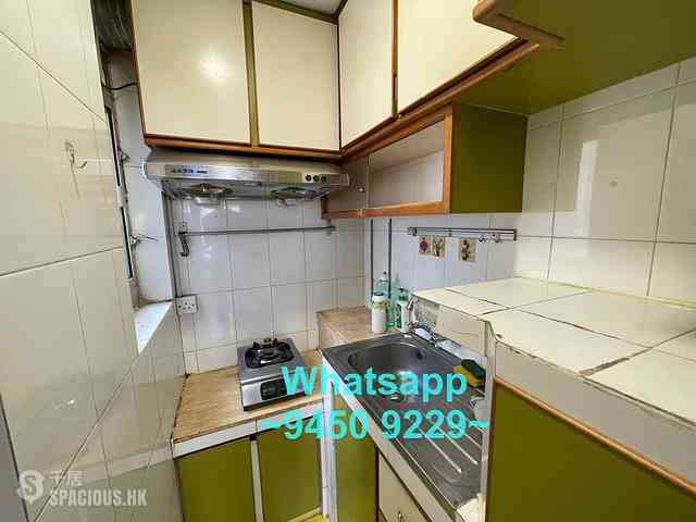 Sai Ying Pun - Kam Kwan Building 11