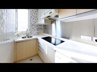 Causeway Bay - Lee King Mansion 16
