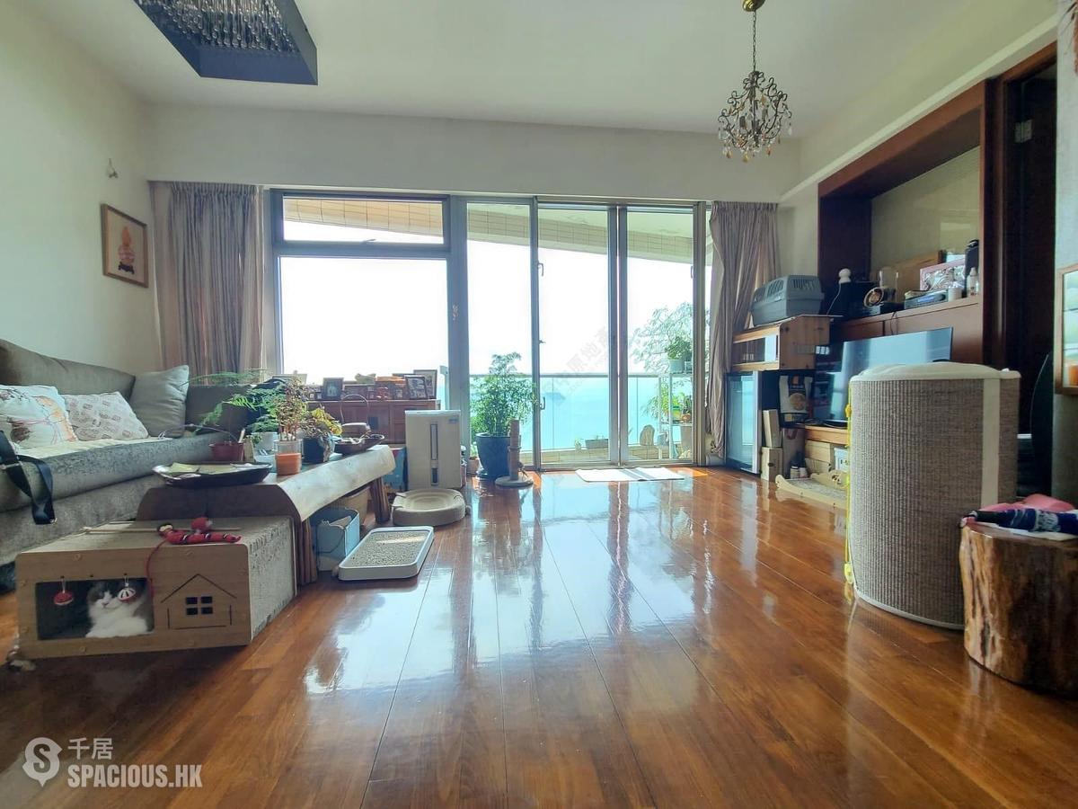 Pok Fu Lam - Villas Sorrento 01