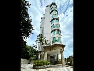 Pok Fu Lam - Villas Sorrento 03