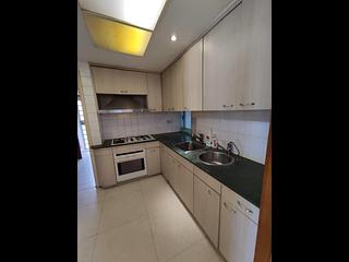 Pok Fu Lam - Baguio Villa Block 33 02