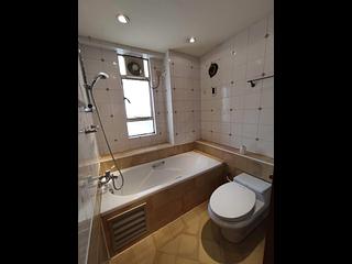 Pok Fu Lam - Baguio Villa Block 33 04