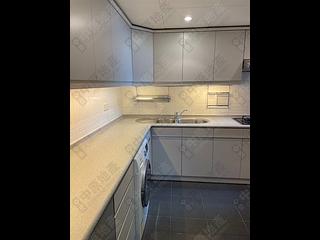 Mid Levels West - 80 Robinson Road 06