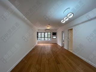 Mid Levels Central - Elegant Terrace 02