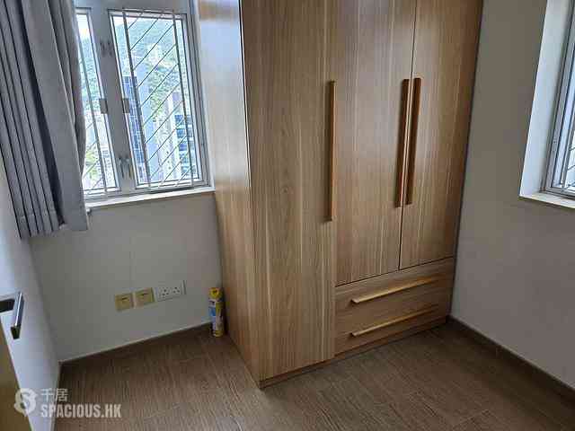 Wan Chai - Causeway Centre Block B 05