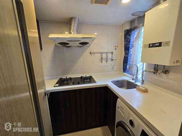 Wan Chai - Causeway Centre Block B 08