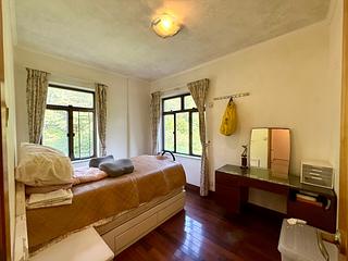 Pok Fu Lam - La Clare Mansion Block B 10