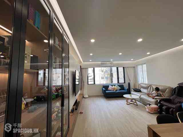 Mid Levels Central - Hong Lok Mansion 01