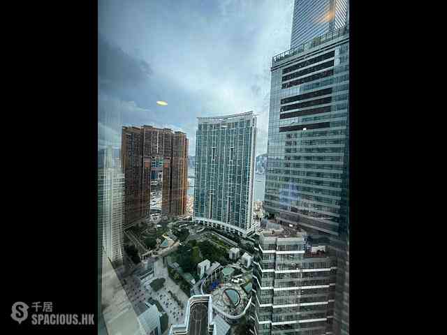 West Kowloon - The Cullinan (Tower 21 Zone 5 Star Sky) 01