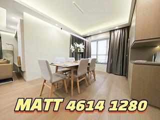 Mid Levels Central - Elegant Terrace 02