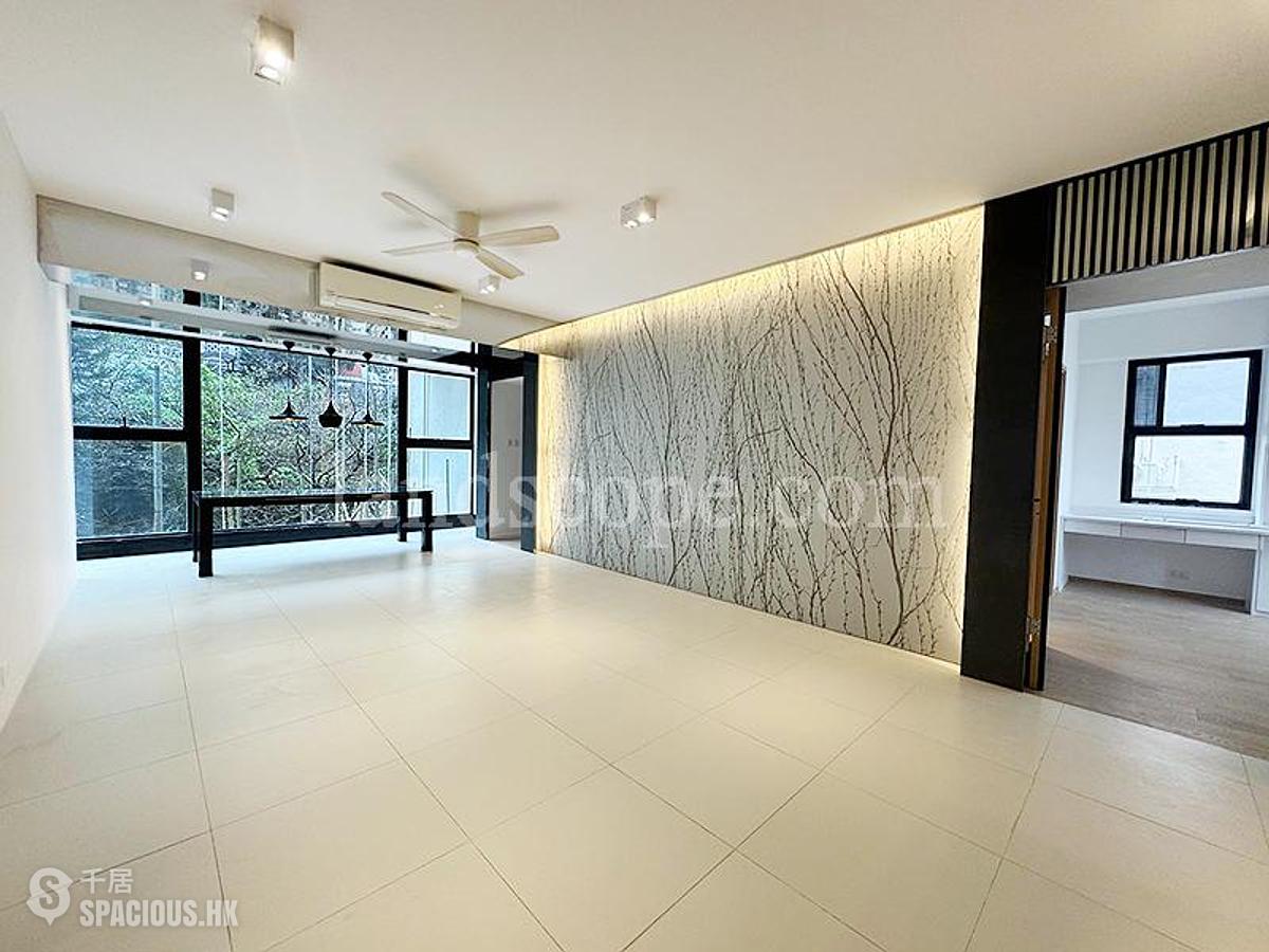 Mid Levels West - Peace Court 01