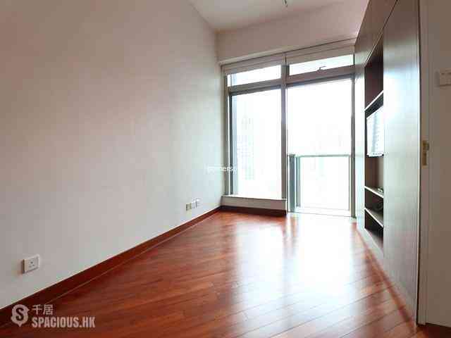 Wan Chai - The Avenue Phase 2 01