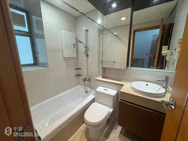 Tung Chung - Coastal Skyline Phase 3 La Rossa Block B (Block 8) 03