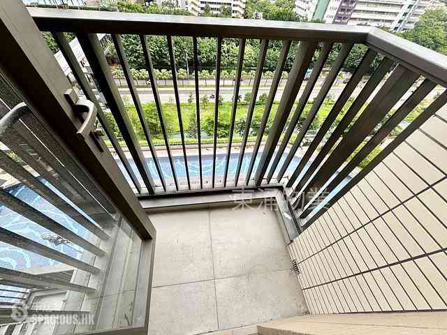Tung Chung - The Visionary Tower 10 05