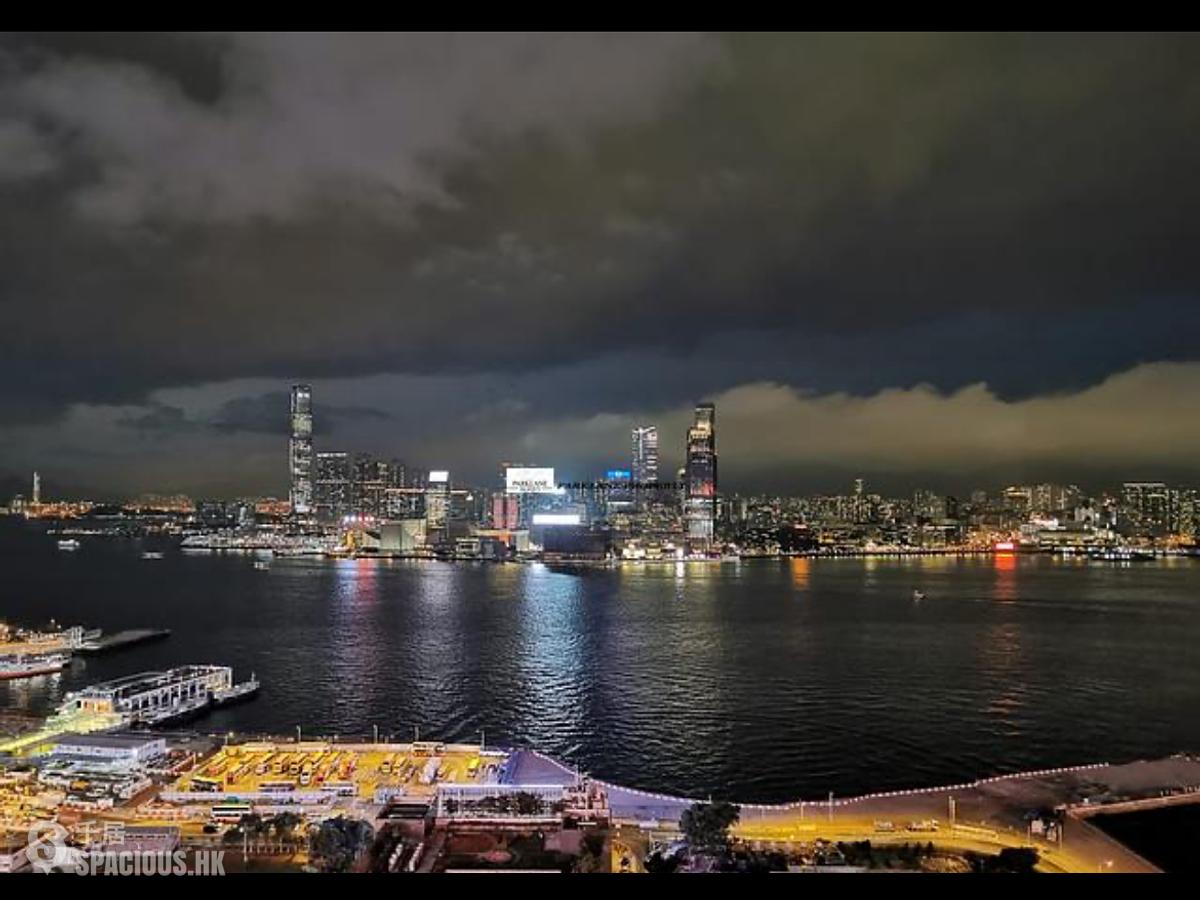 Wan Chai - The Gloucester 01