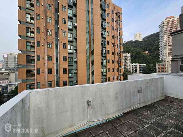 Wan Chai - King Sing House 09