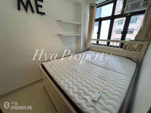 Sai Ying Pun - 99C, High Street 06