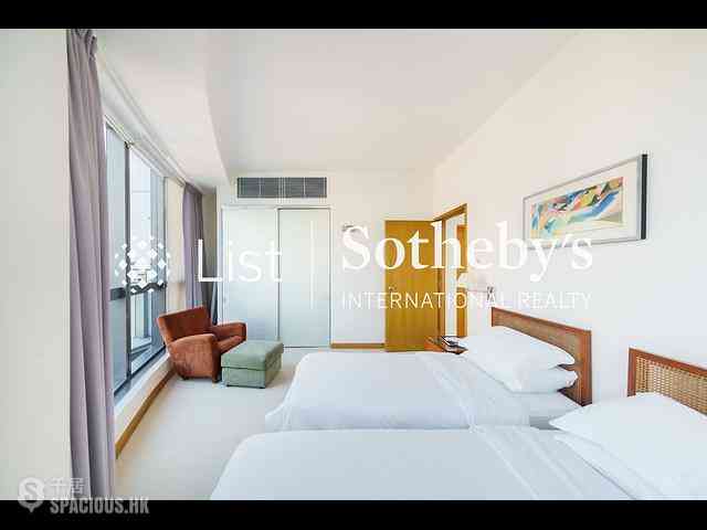 Happy Valley - The Ellipsis 09