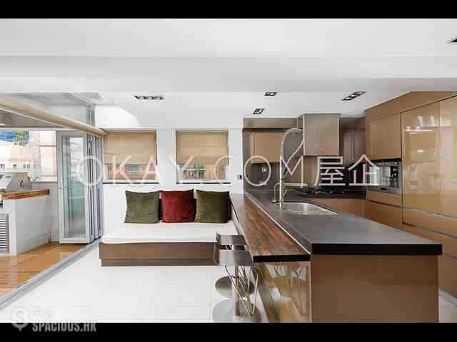 Wan Chai - Luckifast Building 03